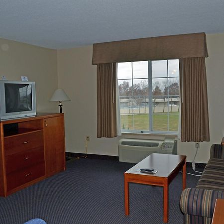 Paola Inn And Suites 객실 사진