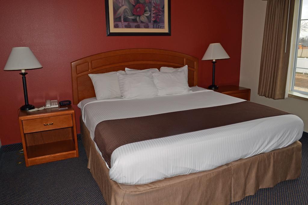 Paola Inn And Suites 객실 사진