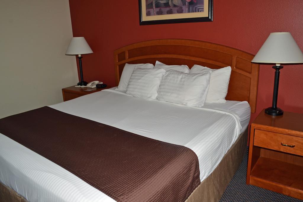 Paola Inn And Suites 객실 사진