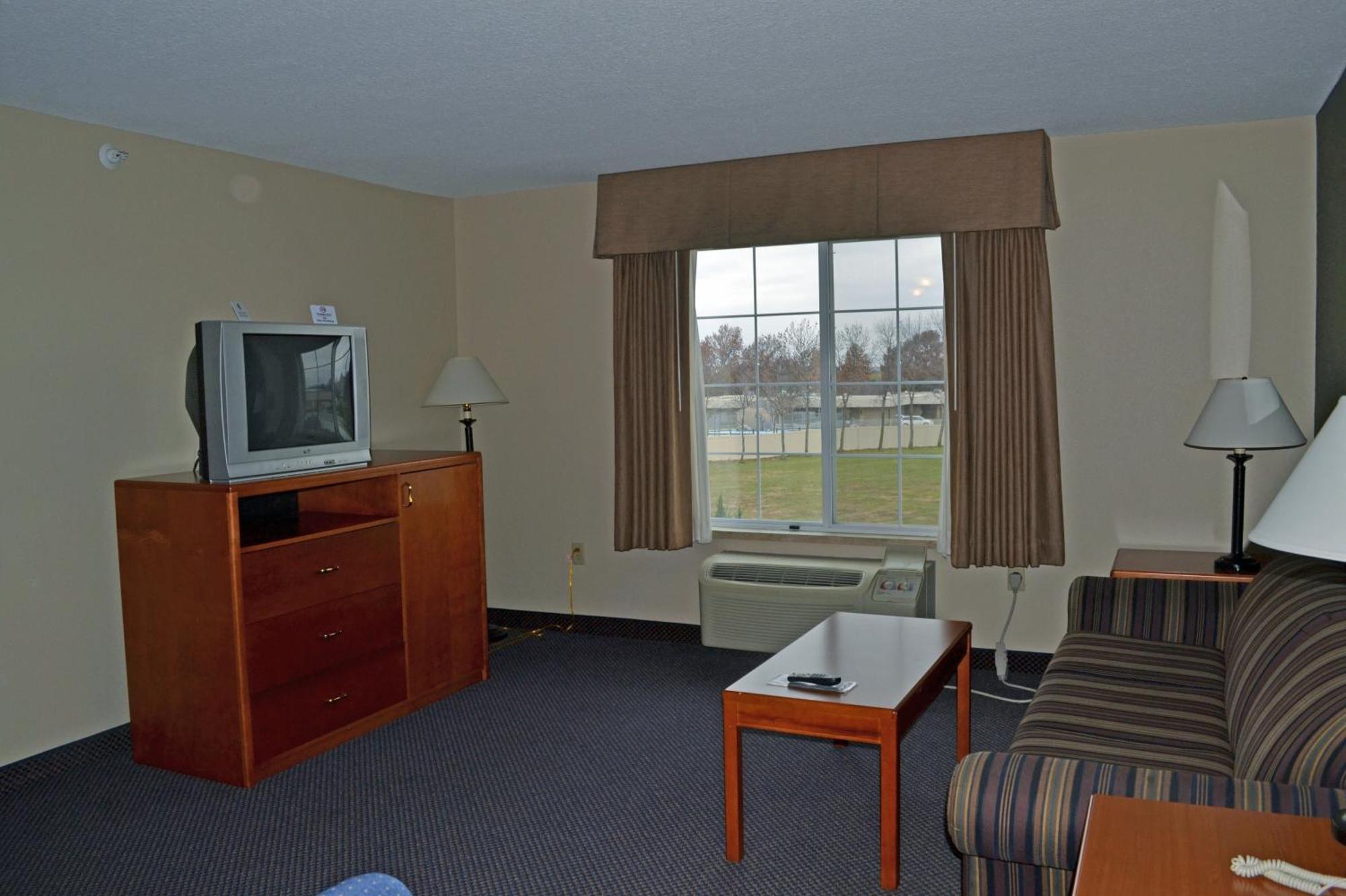 Paola Inn And Suites 객실 사진